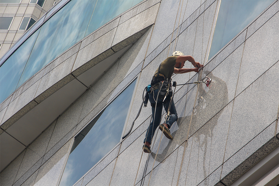 aluminium window cleaning
